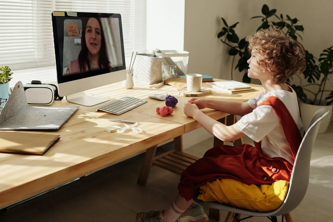 Assemble the Excellent Study Space for Online School