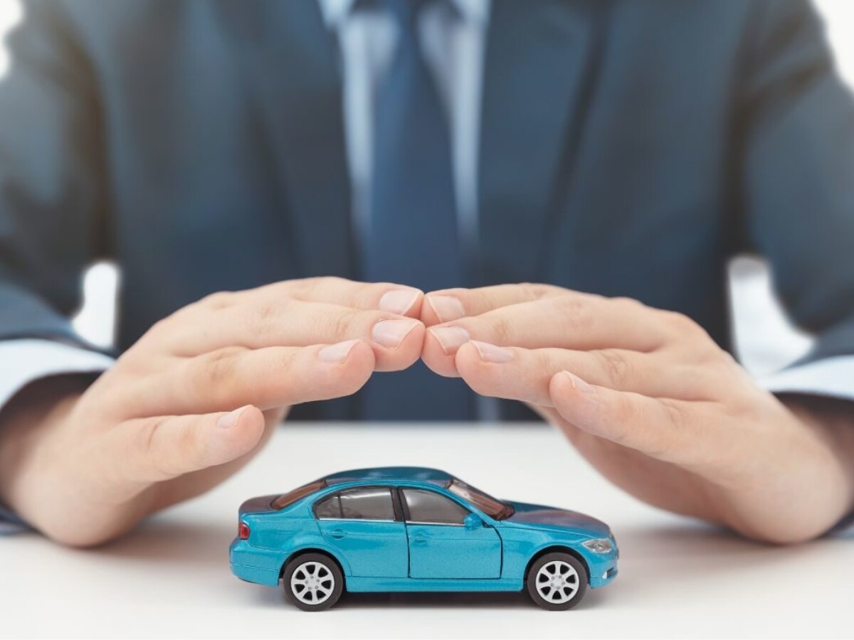 To improve your auto insurance policy, pick the appropriate add-on coverage. 